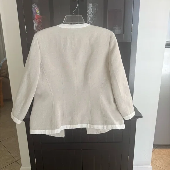 Beige Blazer with White Trim - Picture 2 of 4